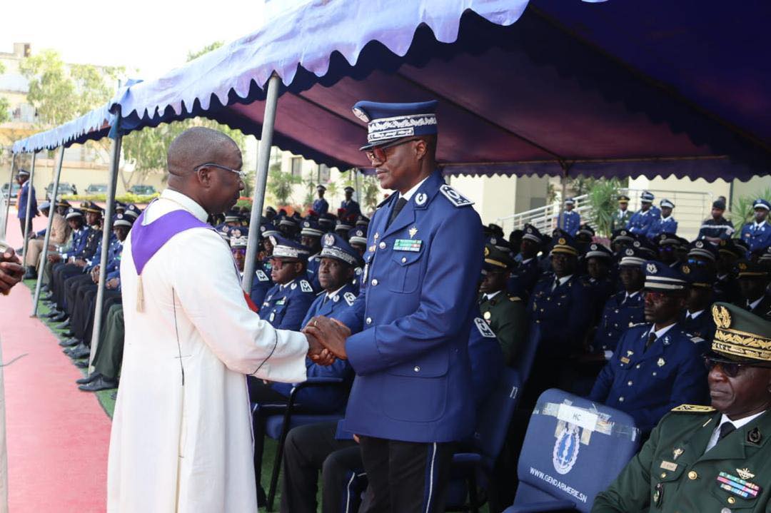 Cérémonie de levée de corps de feu  Colonel Émile MANGA: la Gendarmerie nationale rend un dernier hommage à un officier émérite - Image 6