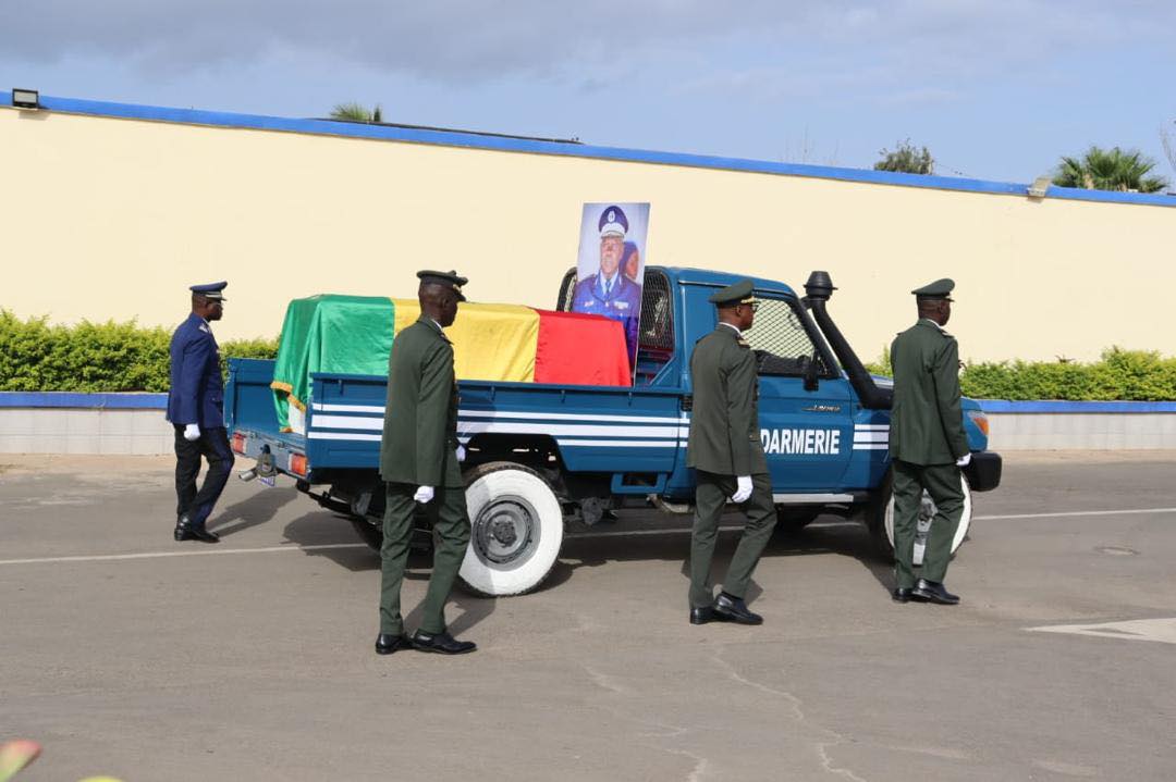 Cérémonie de levée de corps de feu  Colonel Émile MANGA: la Gendarmerie nationale rend un dernier hommage à un officier émérite - Image 7