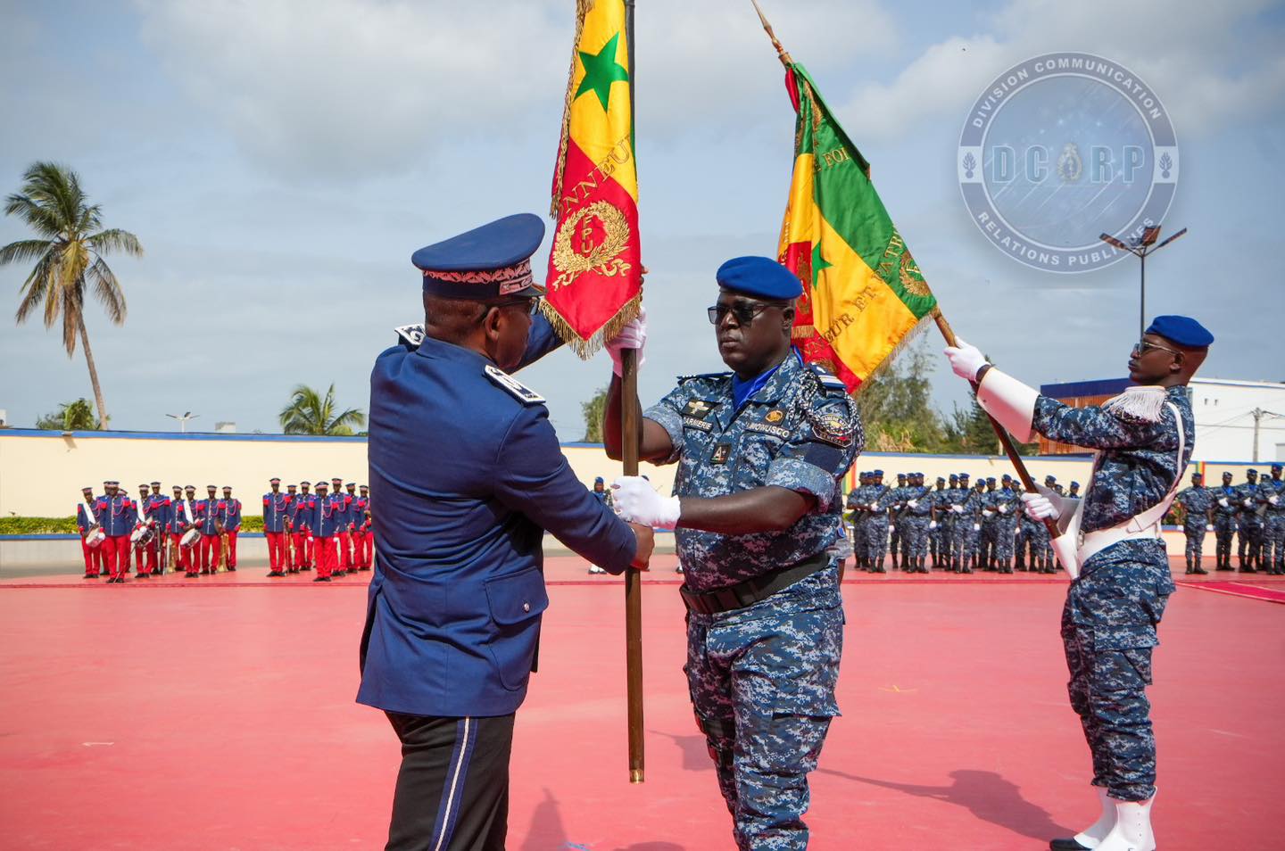 Gendarmerie nationale : les contingents SENFPU 1-18 et 2-18  MONUSCO reçoivent le drapeau national