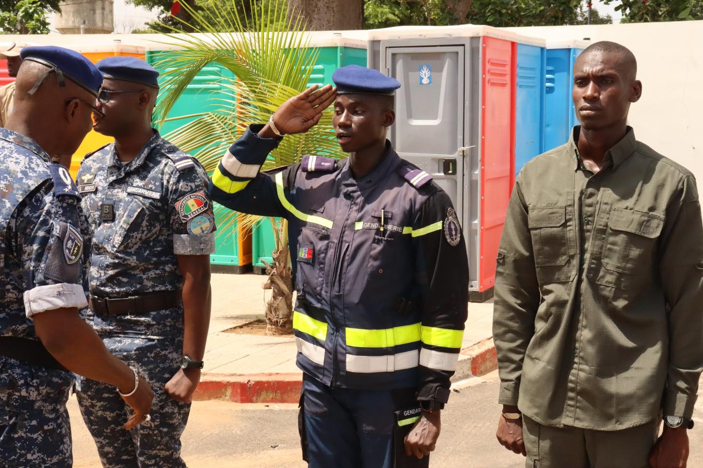 Gamou de Tivaouane 2025: le Général de division Martin FAYE  inspecte le dispositif sécuritaire de la Gendarmerie. - Image 1