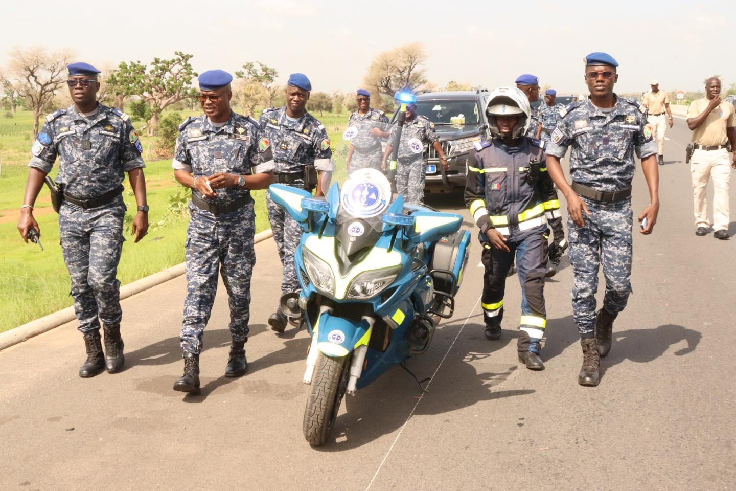 Gamou de Tivaouane 2025: le Général de division Martin FAYE  inspecte le dispositif sécuritaire de la Gendarmerie. - Image 2