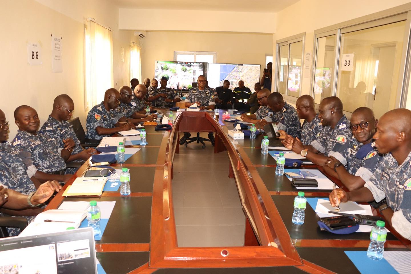 Gamou de Tivaouane 2025: le Général de division Martin FAYE  inspecte le dispositif sécuritaire de la Gendarmerie. - Image 8