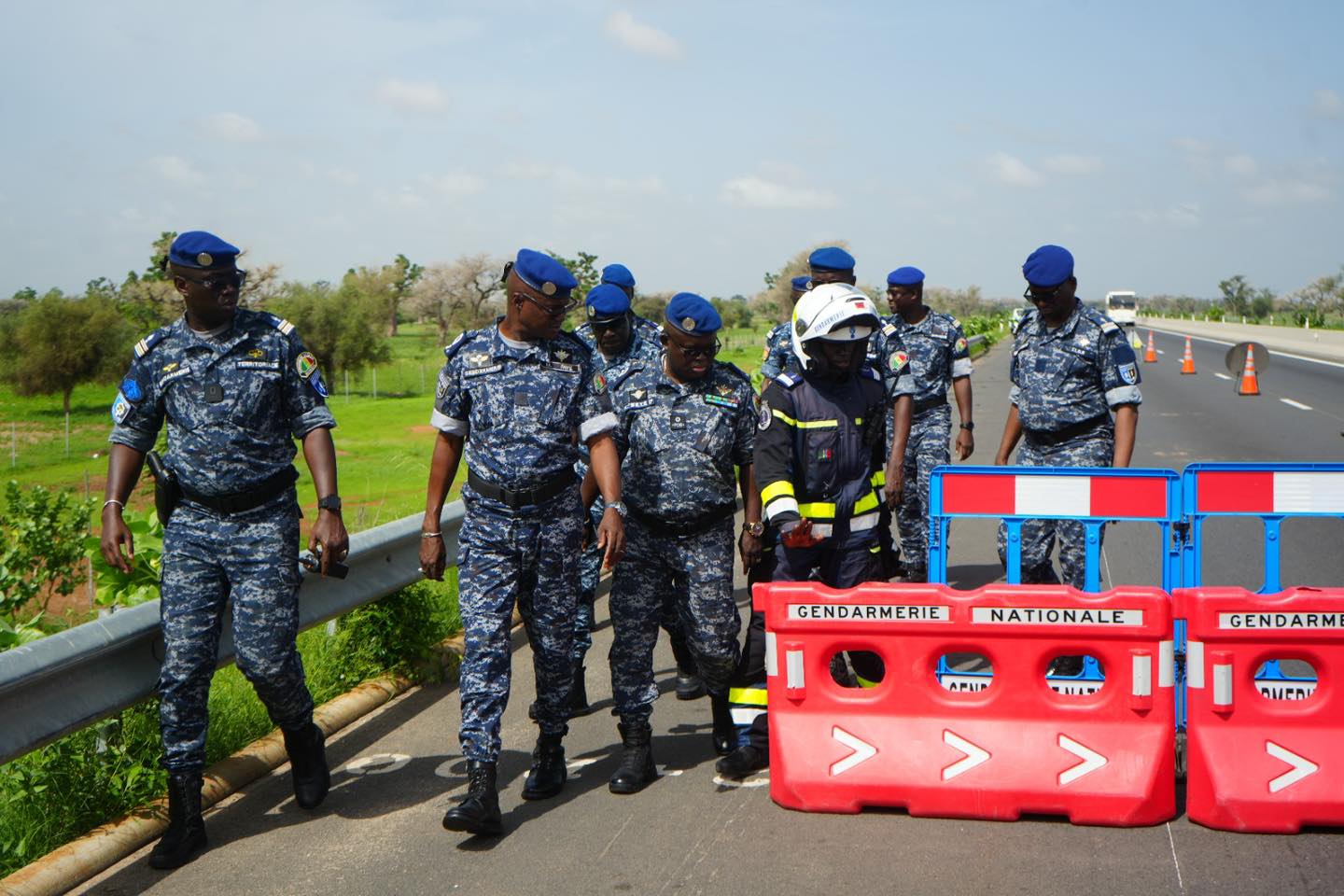 Gamou de Tivaouane 2025: le Général de division Martin FAYE  inspecte le dispositif sécuritaire de la Gendarmerie. - Image 9