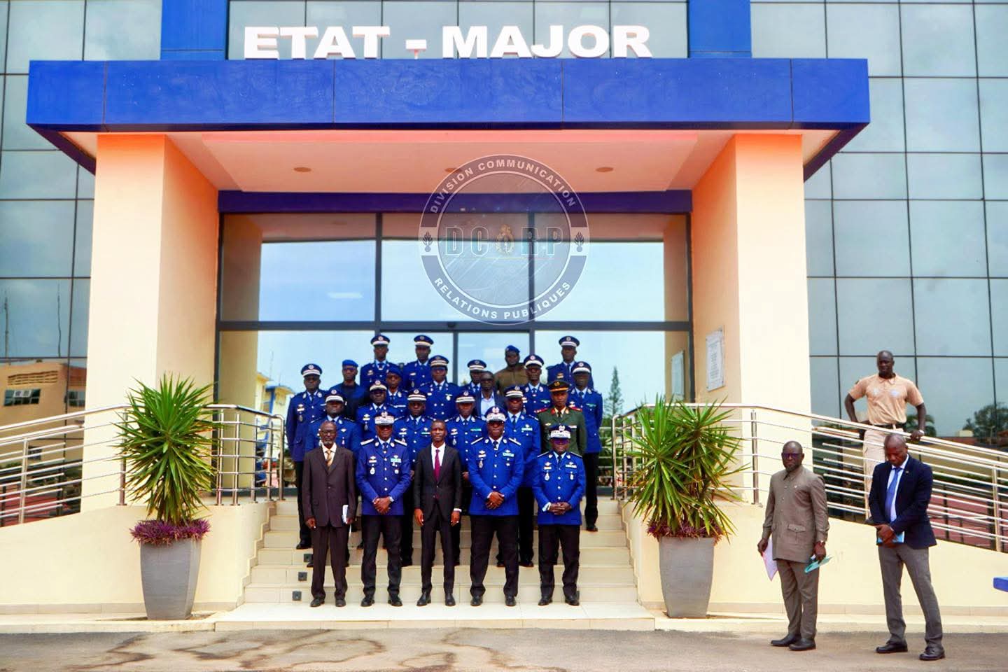 Gendarmerie nationale : visite de prise de contact du Ministre de l’Intérieur et de la Sécurité publique. - Image 1