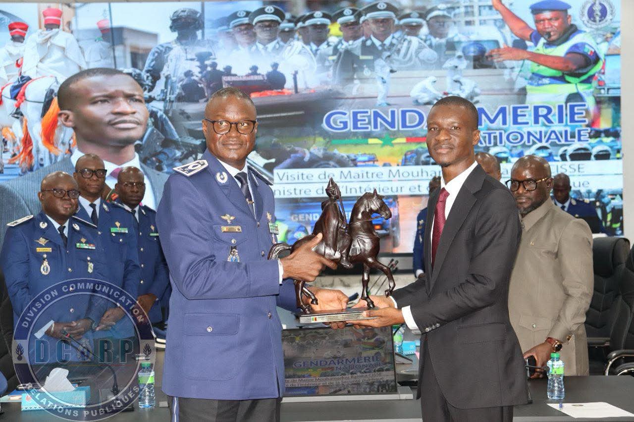 Gendarmerie nationale : visite de prise de contact du Ministre de l’Intérieur et de la Sécurité publique. - Image 2