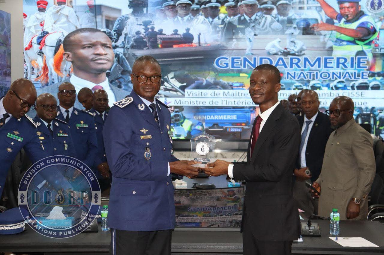 Gendarmerie nationale : visite de prise de contact du Ministre de l’Intérieur et de la Sécurité publique. - Image 6