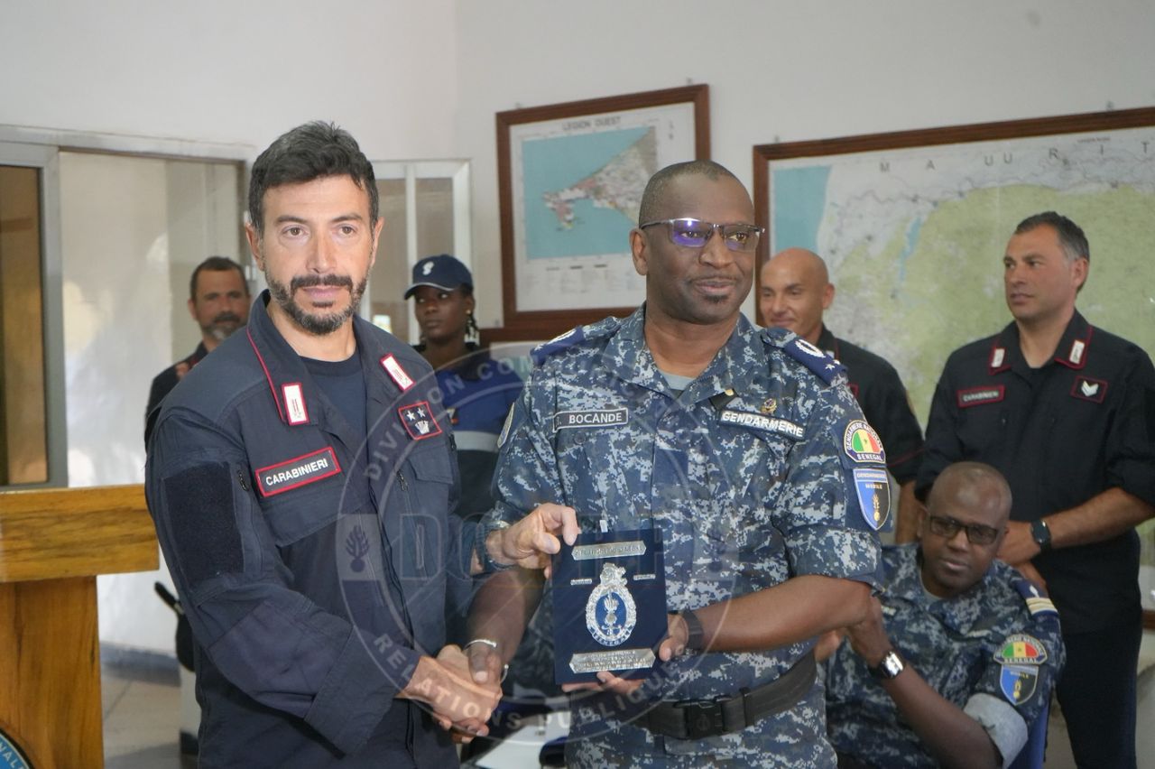 Coopération avec l'Arma dei Carabinieri : formation à l’utilisation des chevaux dans le maintien de l’ordre