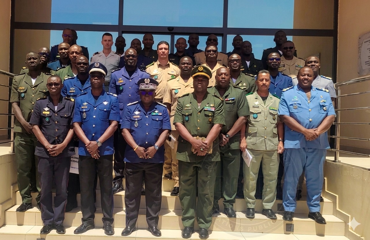 Visite des auditeurs de la 5e promotion de l'école supérieure de guerre (ESG) à la Gendarmerie nationale - Image 1