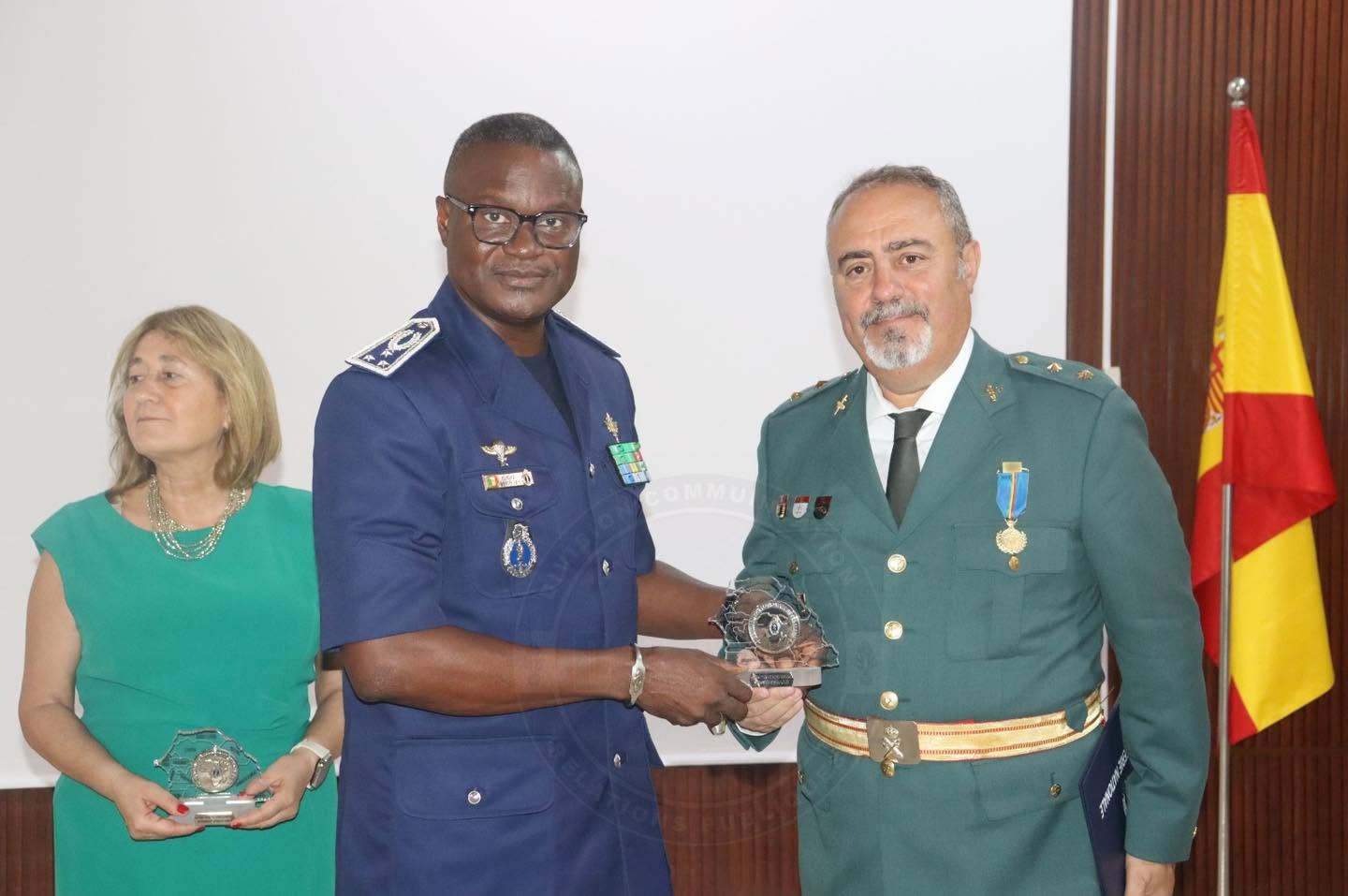 Coopération Sénégal - Espagne : la Gendarmerie nationale décore des personnels de la Guardia Civil