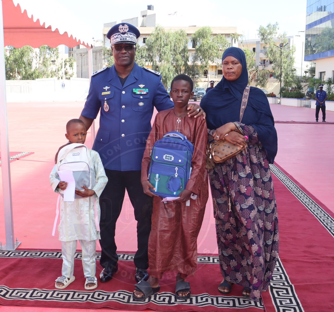 Cérémonie de remise de kits scolaires au profit des orphelins de Gendarmes - Image 2