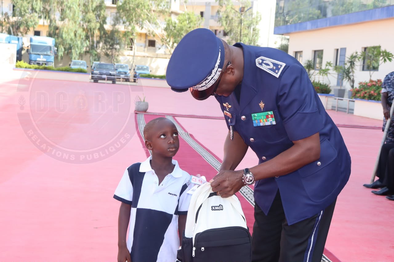 Cérémonie de remise de kits scolaires au profit des orphelins de Gendarmes - Image 4